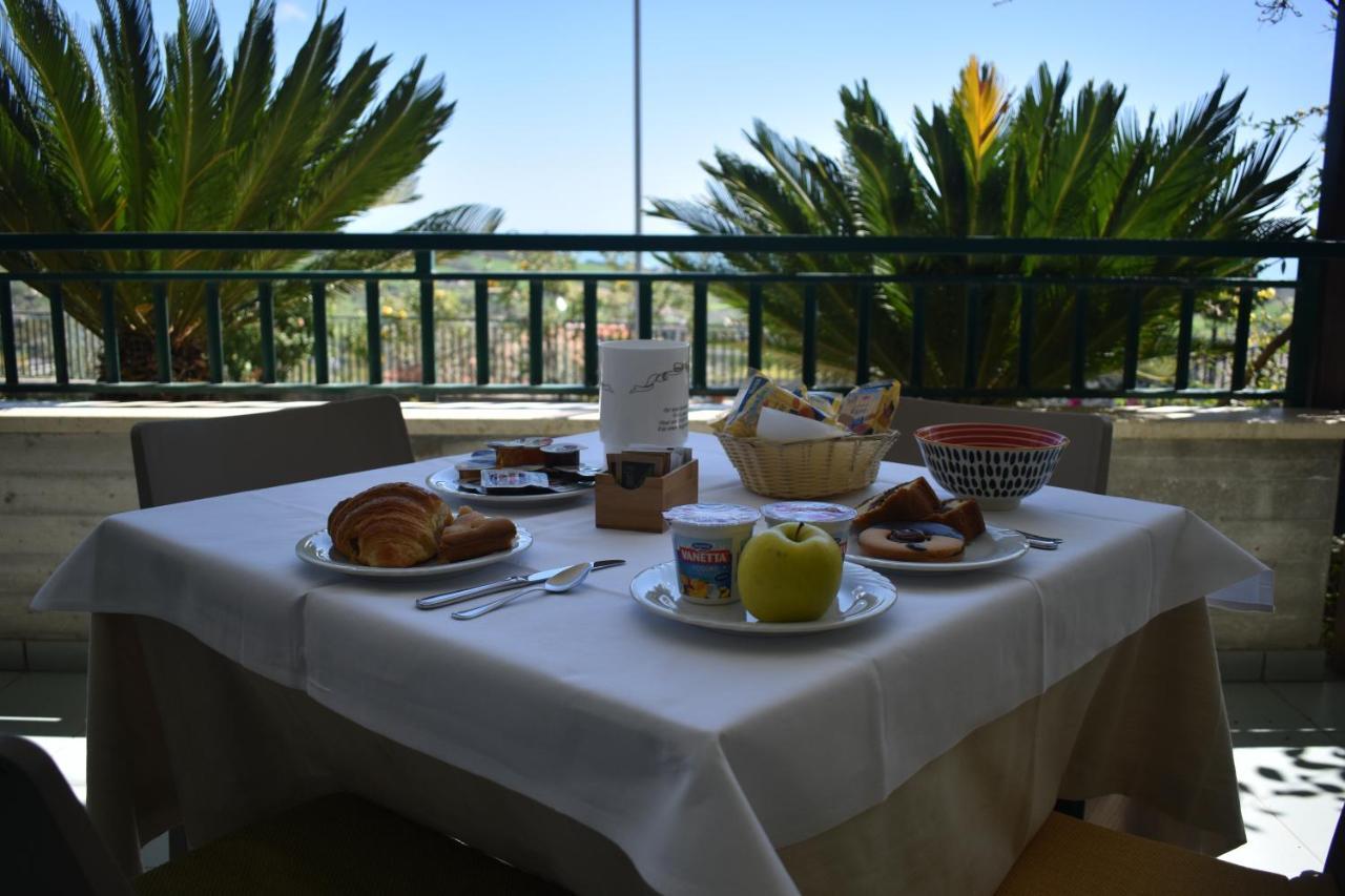 Hotel Ristorante Il Grillo Аккуавіва-Пічена Екстер'єр фото