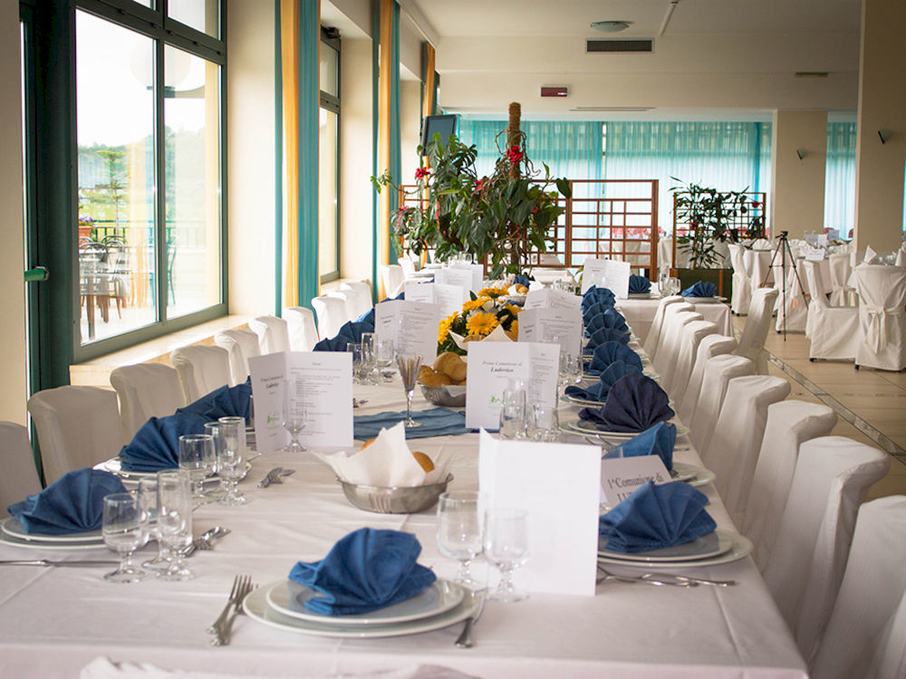 Hotel Ristorante Il Grillo Аккуавіва-Пічена Екстер'єр фото