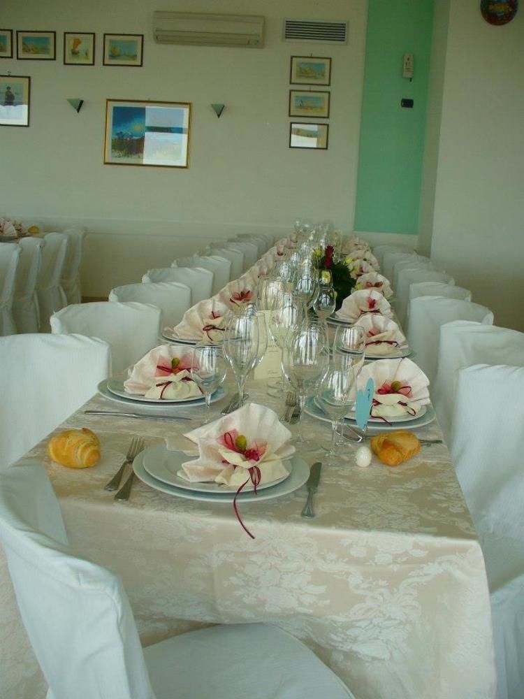 Hotel Ristorante Il Grillo Аккуавіва-Пічена Екстер'єр фото